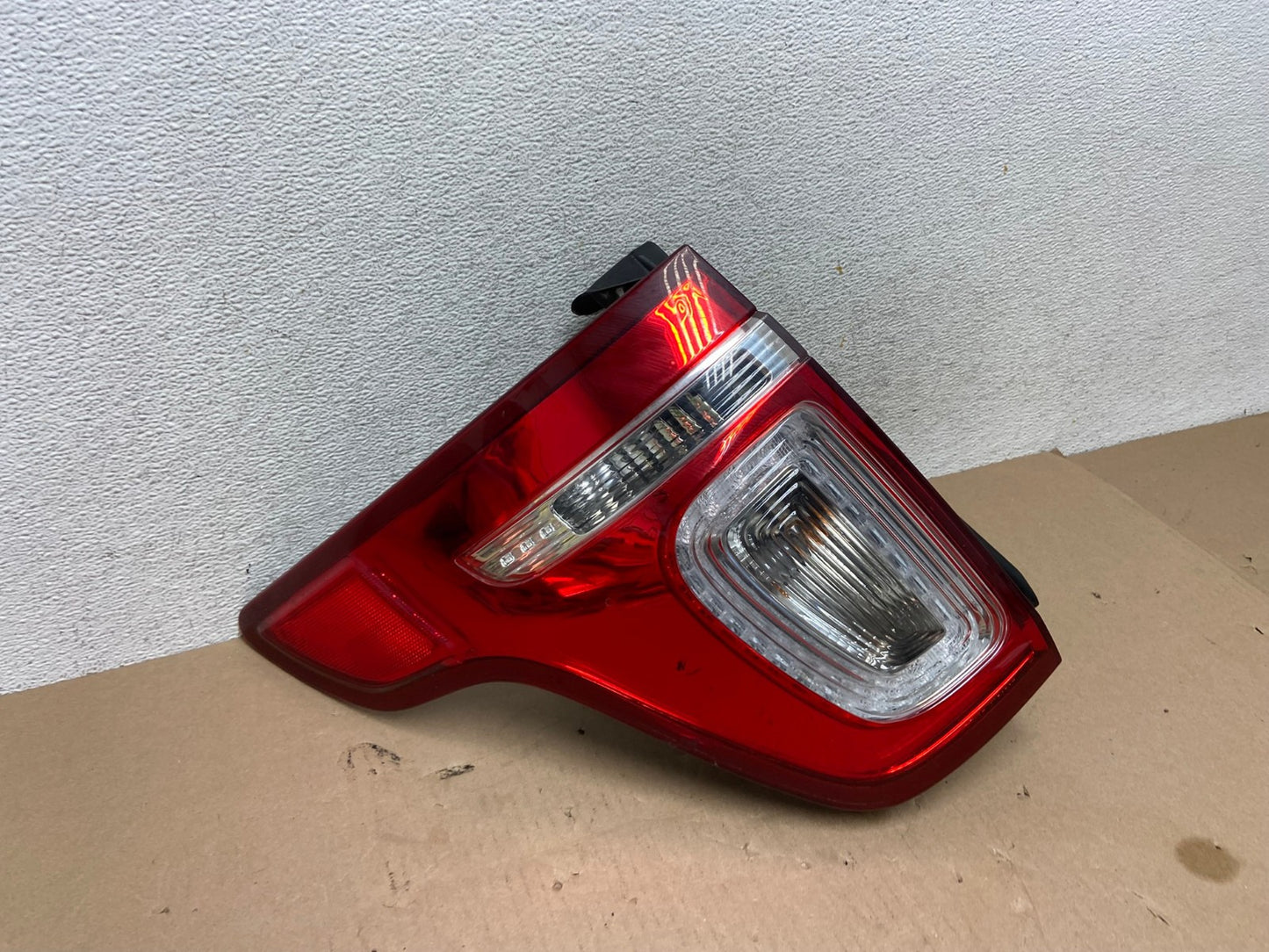 2011 2012 2013 2014 2015 Ford Explorer Left Driver LH Side Tail light AG6671 LK2