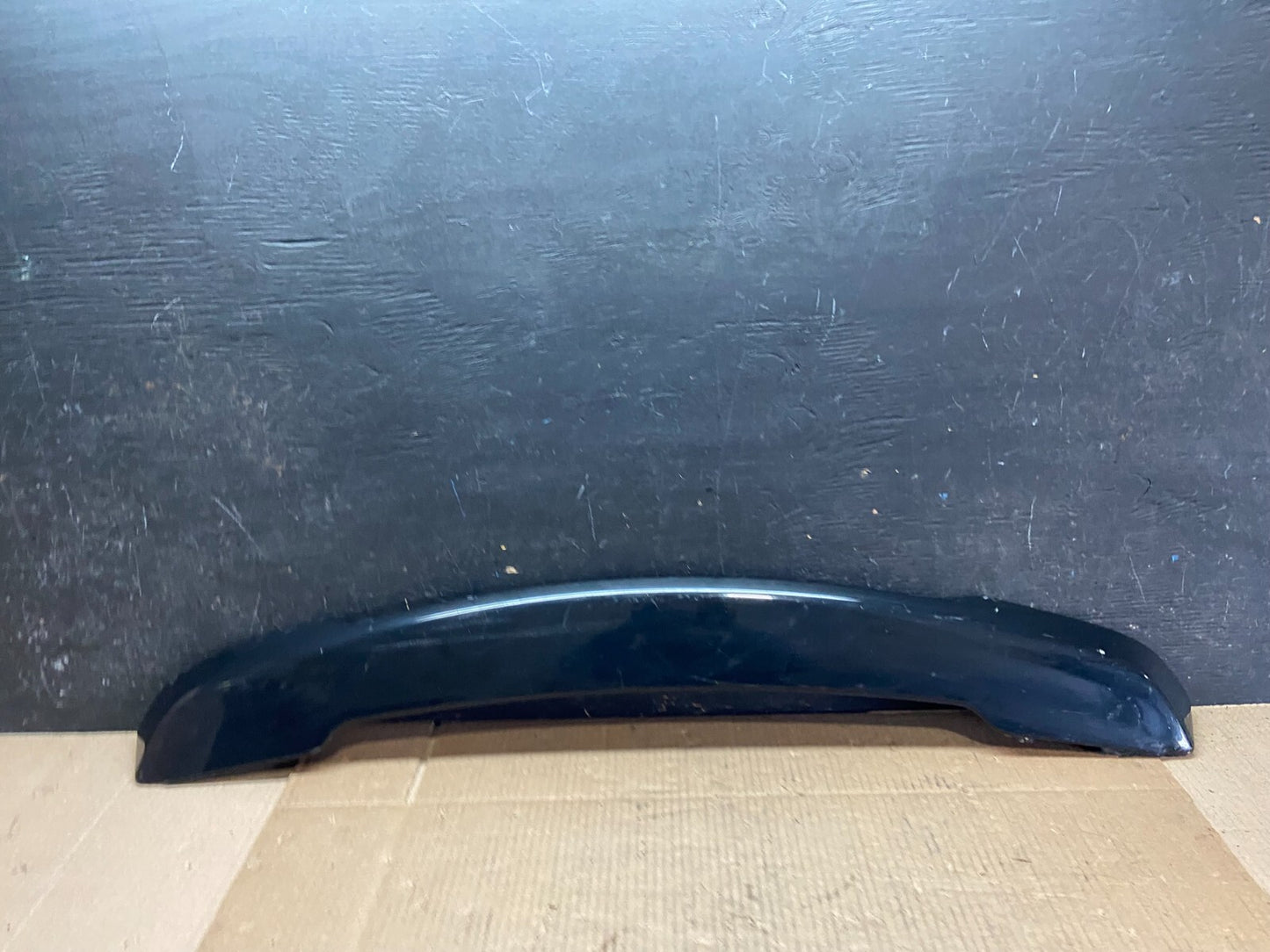 2008 to 2014 Land Rover LR2 Rear Trunk Tail Light Lift Gate Spoiler I7323 DG0