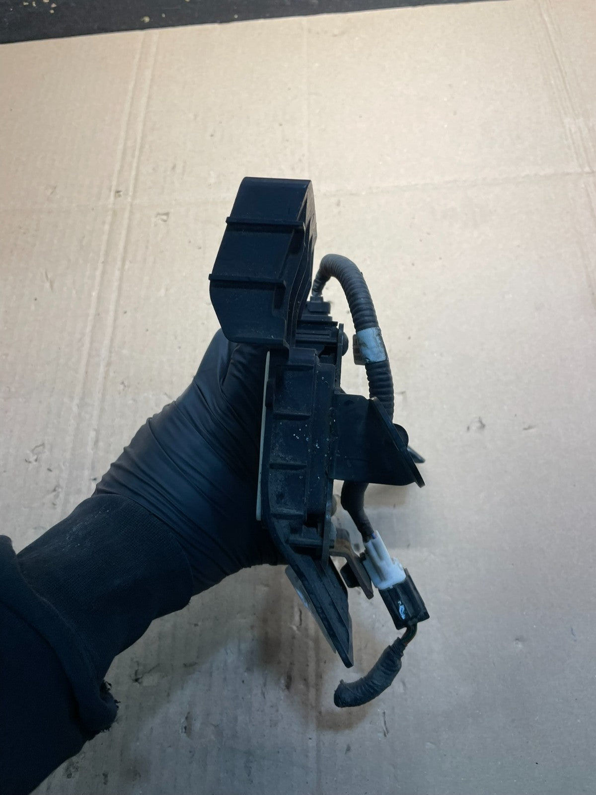 2016 - 2018 Kia Optima Rear Blind Spot Radar Module v1811 DG1