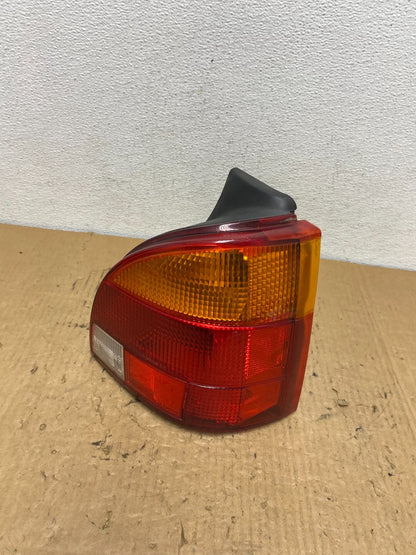 1996 to 1999 Saturn SW2 Wagon Right Passenger RH Side Tail Light AC8175 DG0
