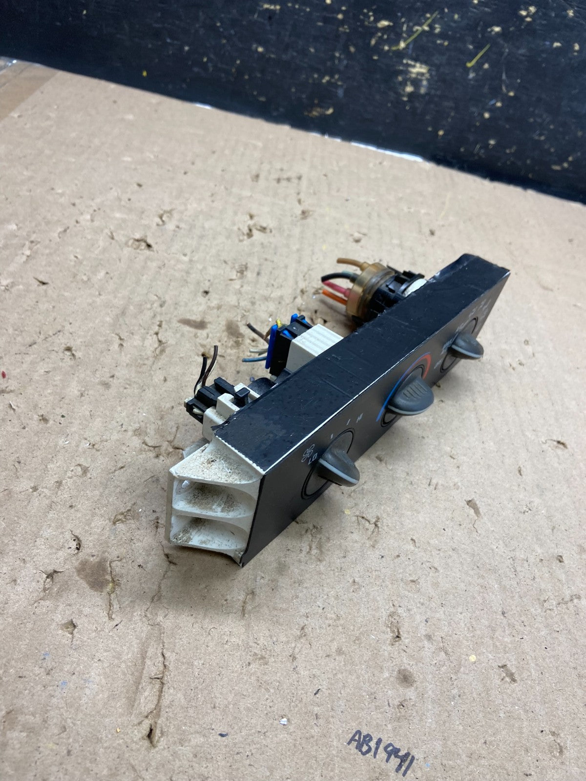 2001 - 2007 GMC Chevrolet Astro Express Climate Control A/C AB5382  DG1