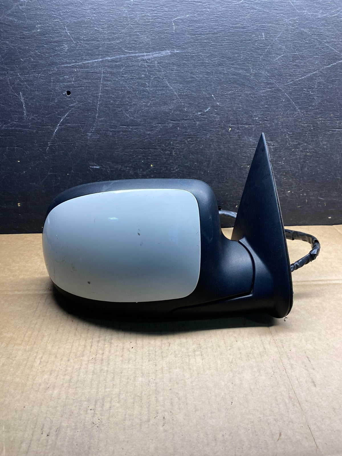 2003 to 2006 Gmc Yukon Right Passenger Turn Signal  View Door Mirror AB3939 MS0
