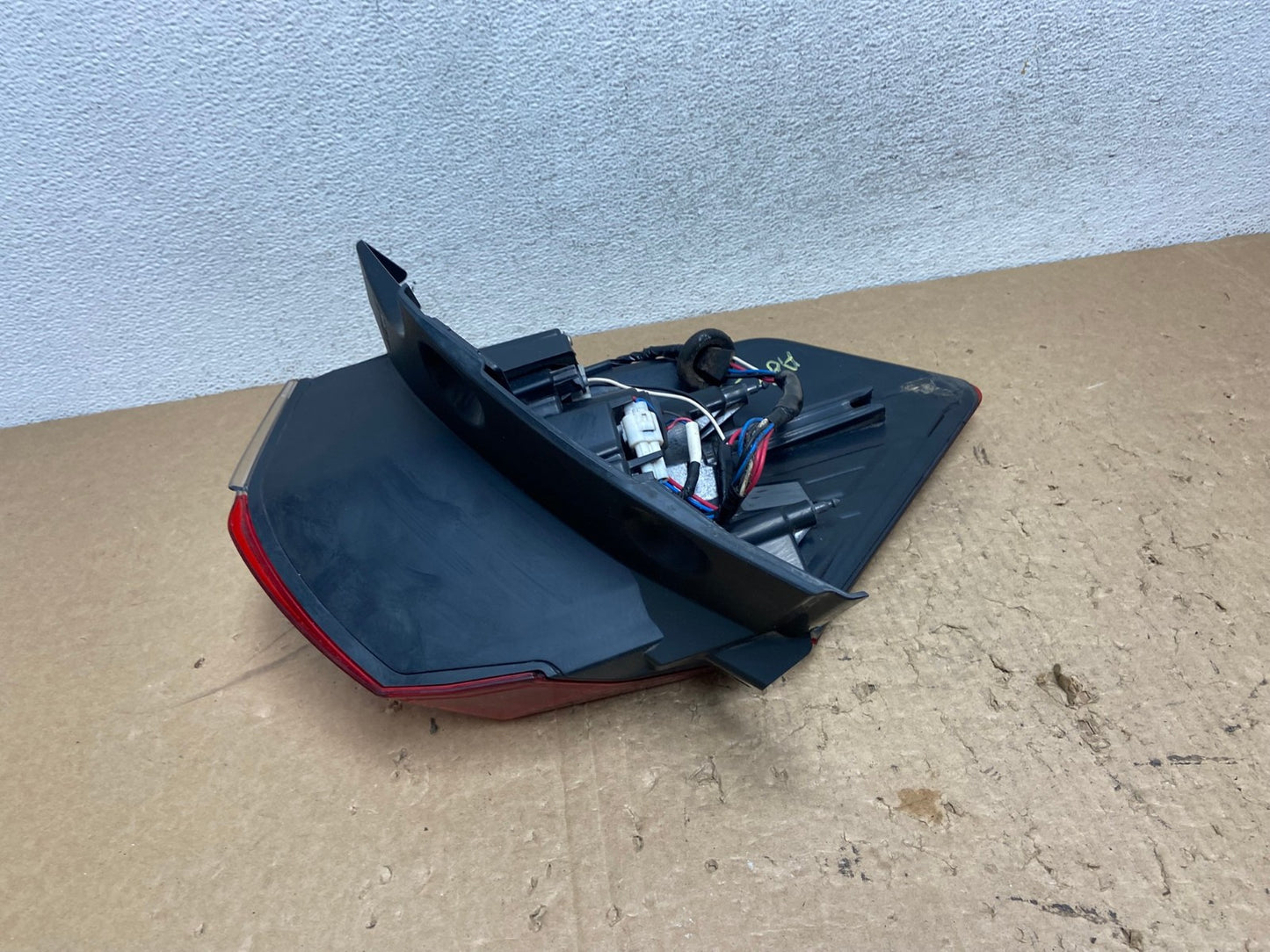 2017 - 2020 Nissan Rogue Outer Right Passenger RH Side Tail Light AG1390 LK4