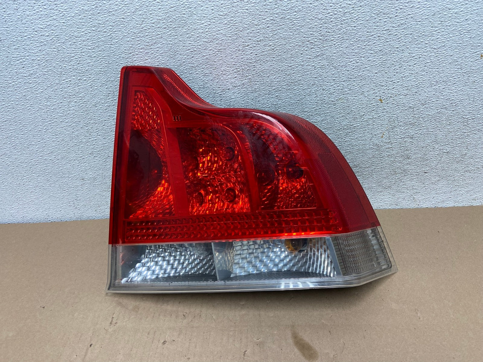 2005 to 2009 Volvo S60 Right Passenger Side Tail Light AG6670 LK0