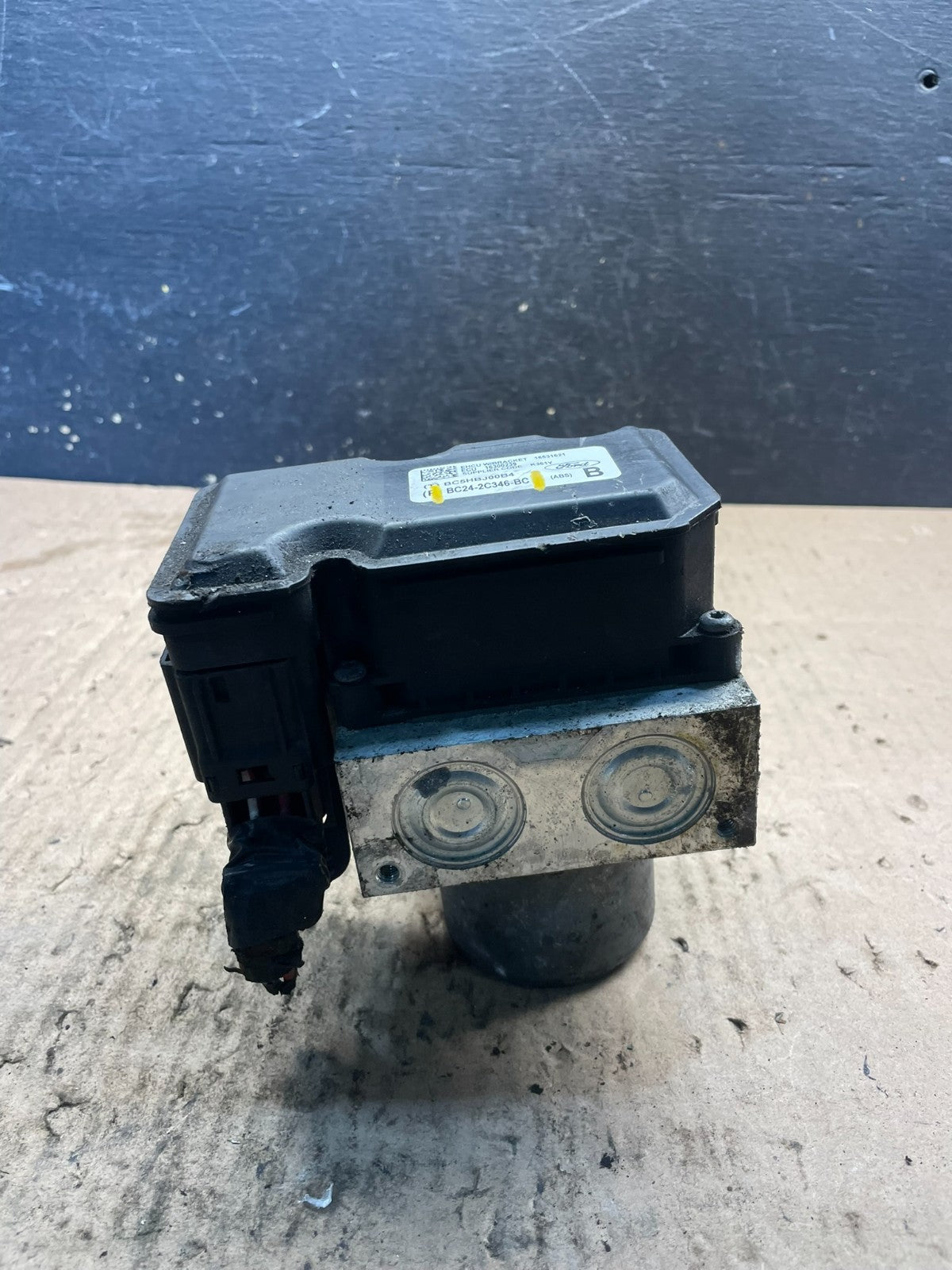 2014 2015 FORD E350 Van ABS Anti Lock Brake Pump Module s8030 DG2