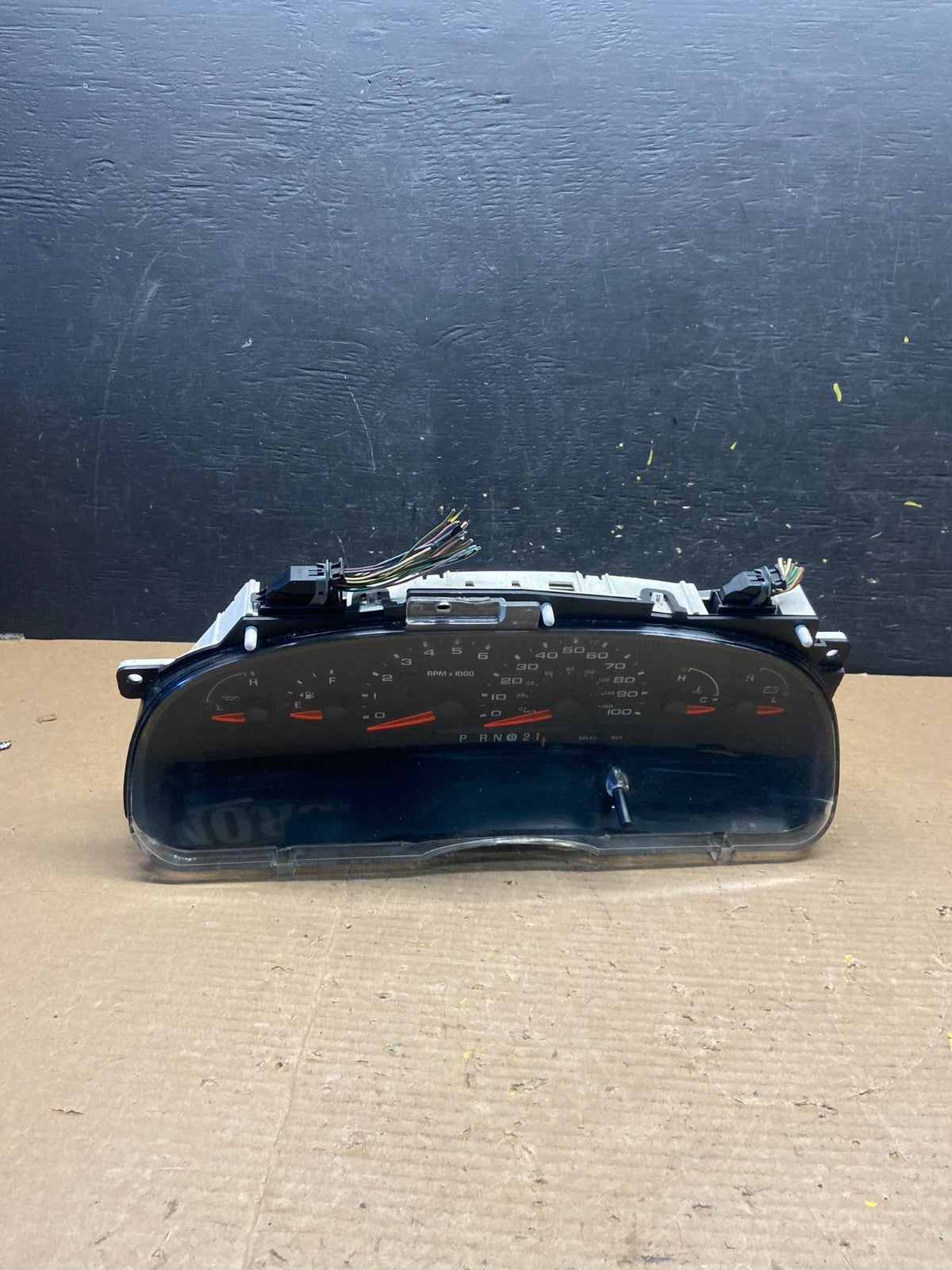 2006 Ford E350 Gauge Speedometer Cluster OEM Q9729 DG0
