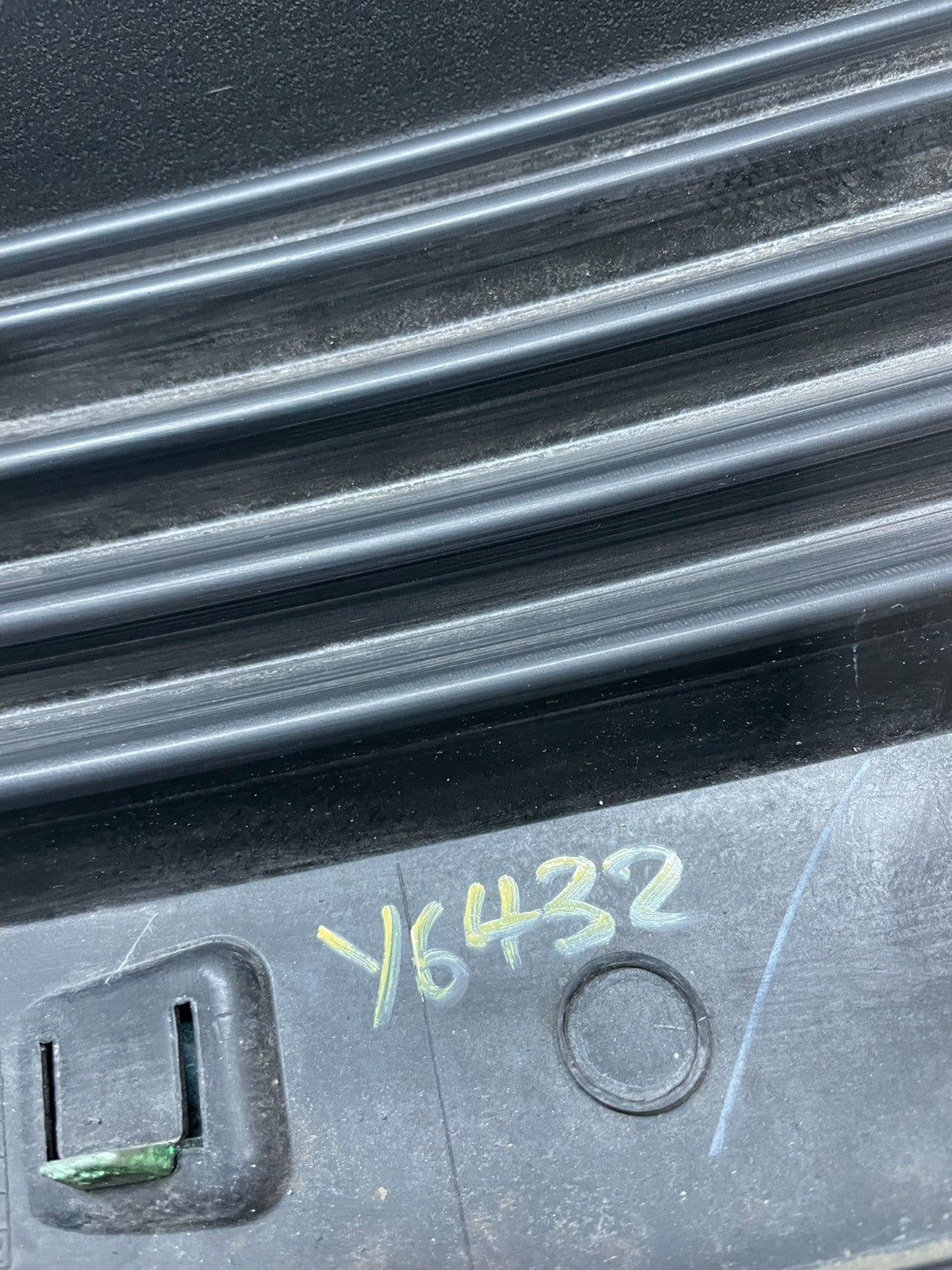 2009 to 2010 Dodge Journey Chrome Front Upper Grill Grille OEM Y6432 DG10