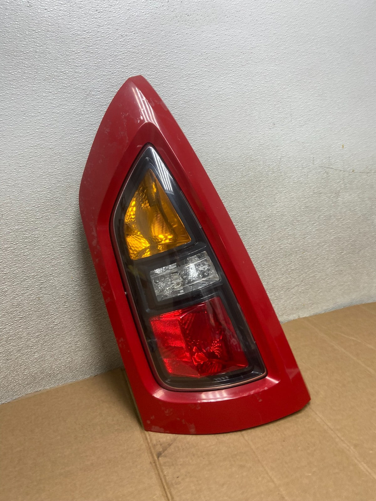 2010 to 2011 Kia Soul Left Driver LH Side Tail Light Oem AA1073 DW2