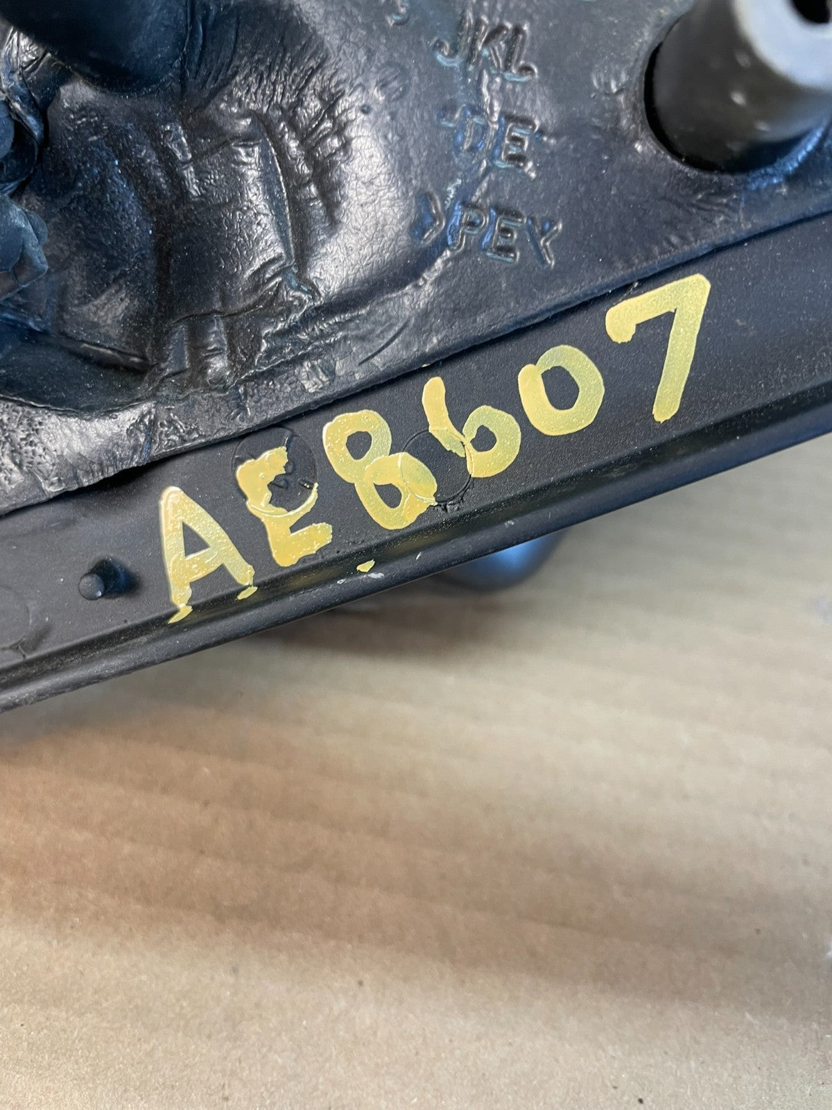 2001 to 2006 BMW 325i Left Driver Side View Door Mirror AE860710