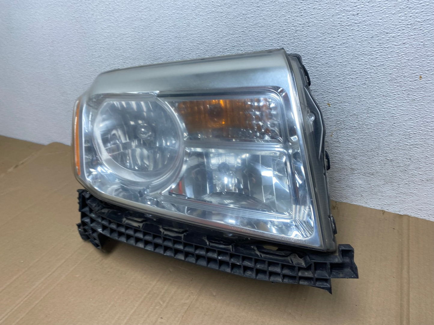 2013 to 2015 Honda Pilot Right Passenger RH Side Halogen Headlight AE8910 LK1