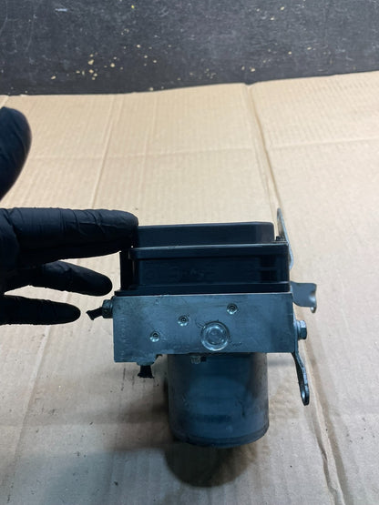 2007 to 2013 BMW 335i ABS Anti-Lock Brake Pump 6768550 OEM X0998 DG0