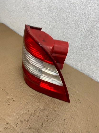 2002-2005 Mercedes ML 350 Ml-Class Right Passenger Rh Side Tail Light AB6276 LK1