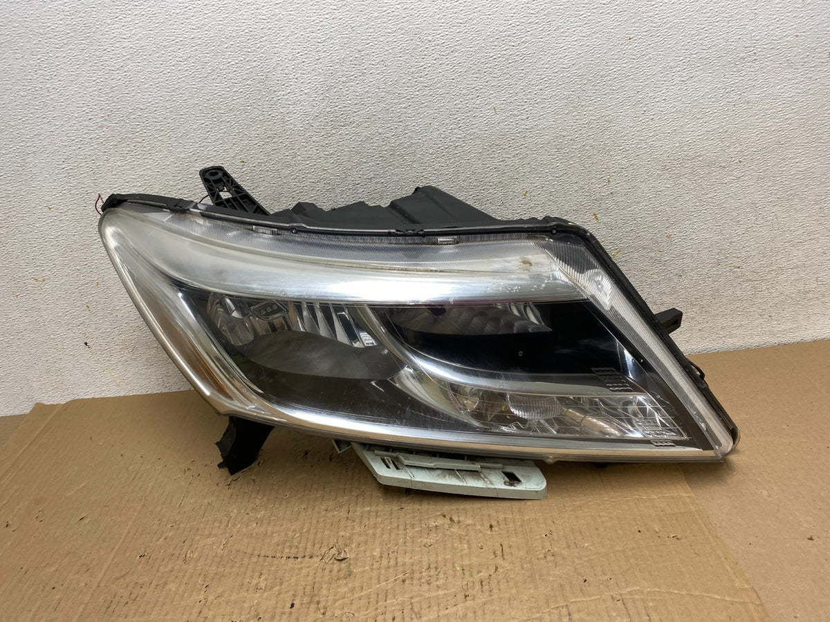 2013 to 2016 Nissan Pathfinder Right Passenger RH Side Headlight AI1311 DW0