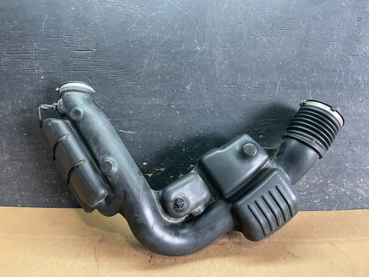 2011 - 2013 Dodge Durango 3.6L Resonator Air Intake Tube Z8223 DG0