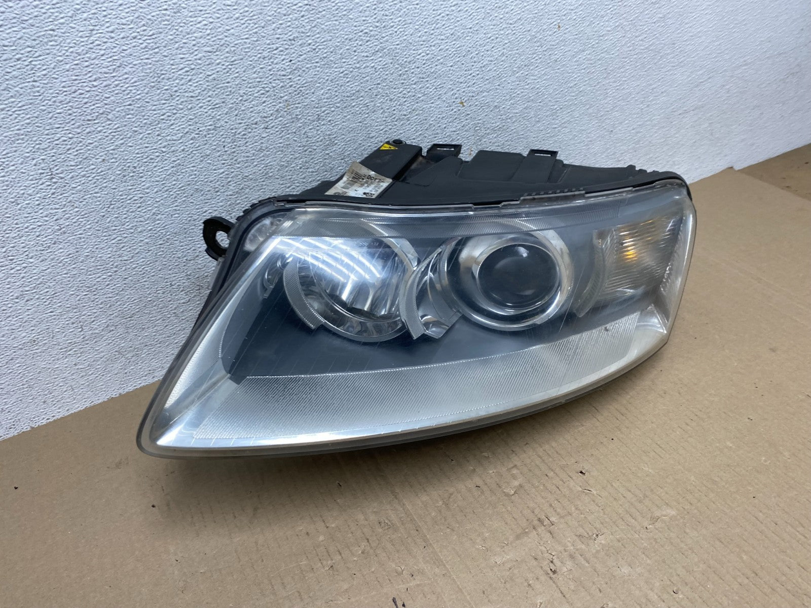 2005 to 2008 Audi A6 Left Driver Side Headlight Xenon HID AF5837 DW2