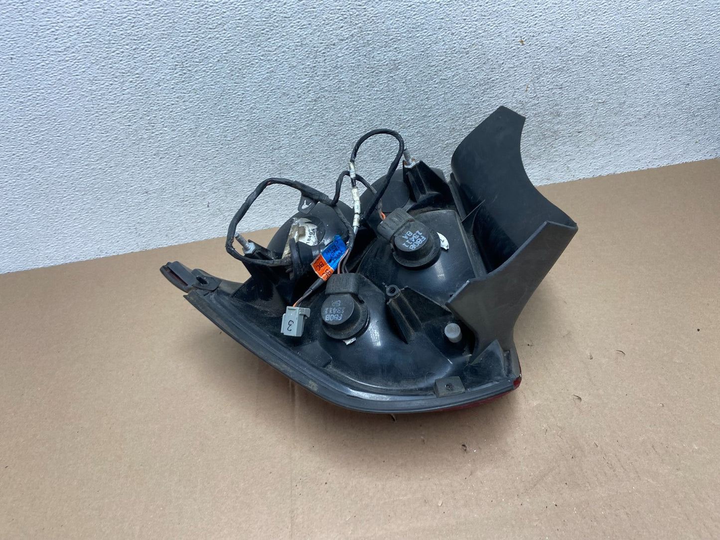2003 - 2011 Ford Crown Victoria Left Driver Lh Side Tail Light AG6616 DW4
