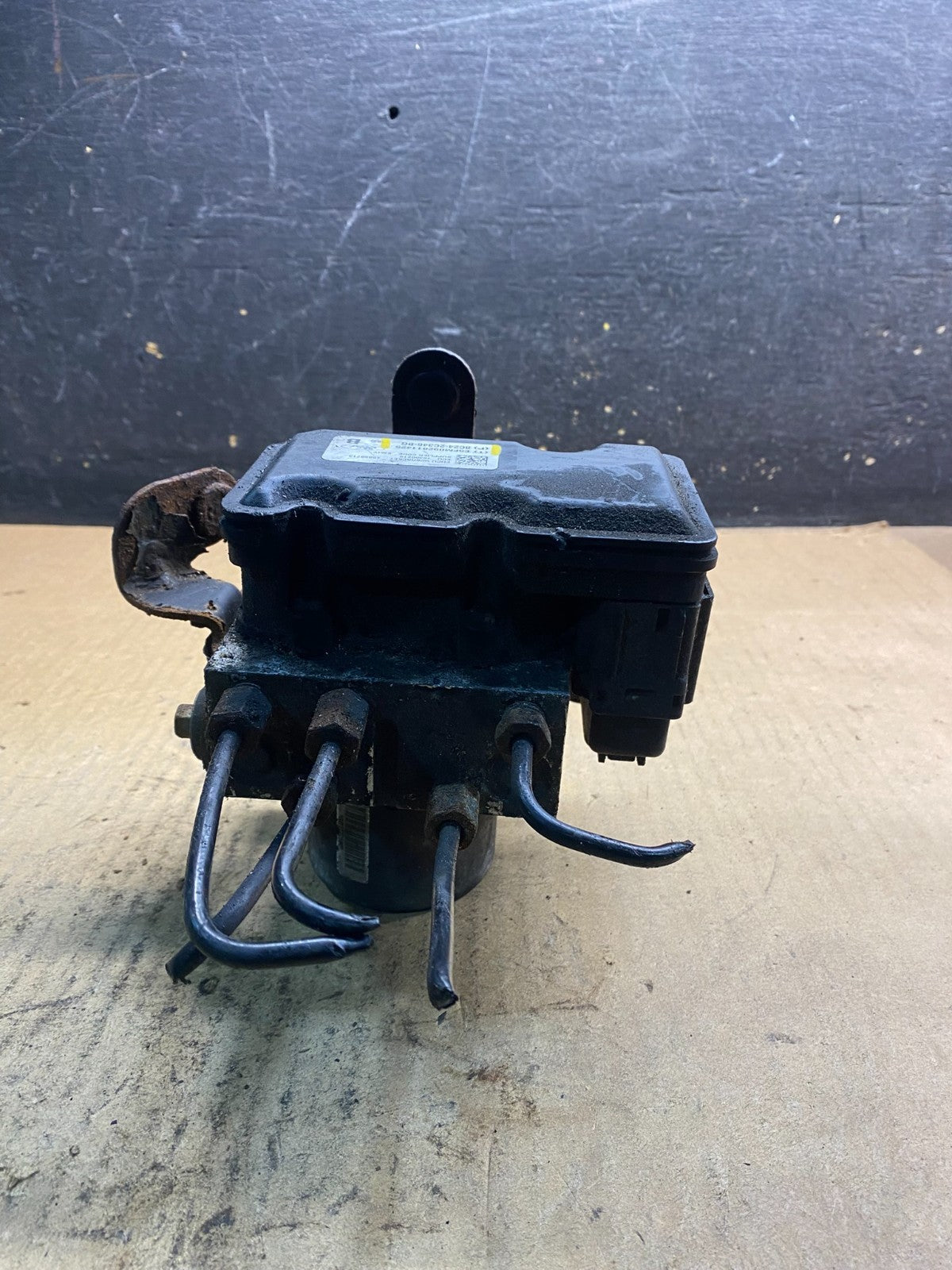 2011 - 2014 Ford E250 E350 Van  ABS Anti Lock Brake Pump Module Oem Z2400 DG3