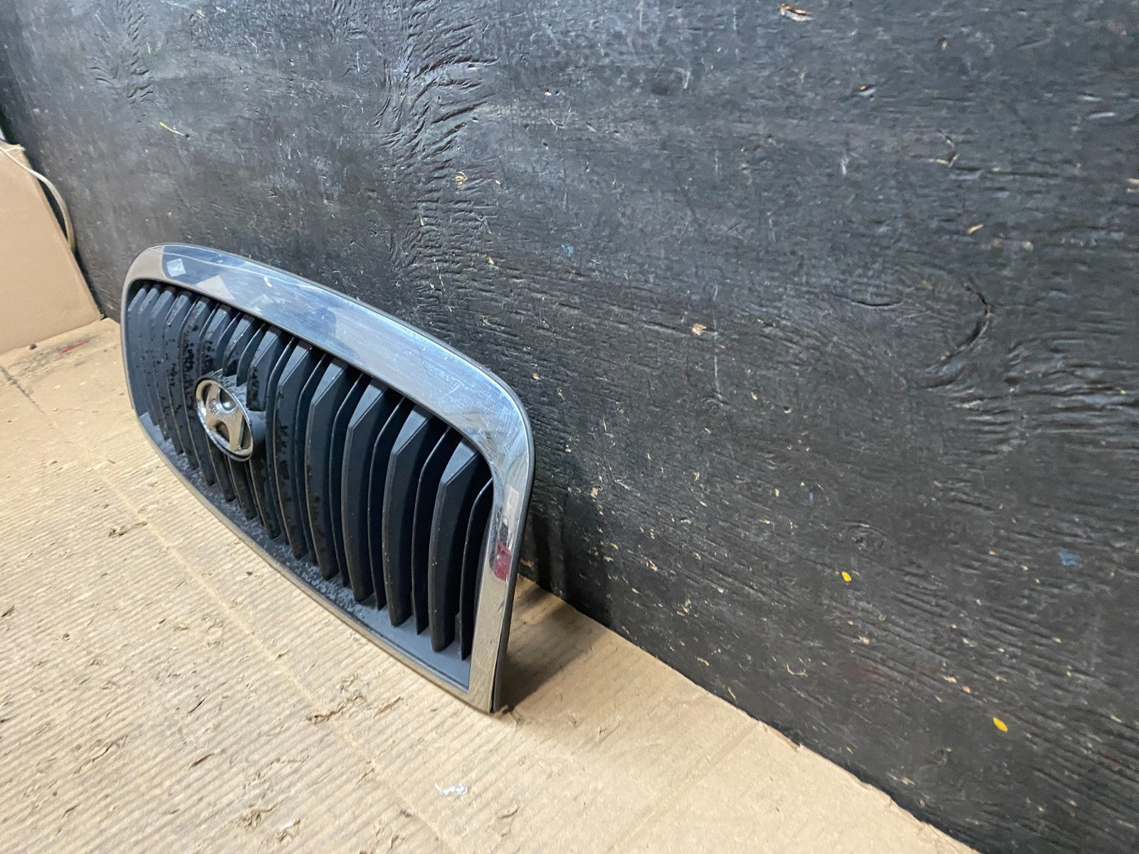 2001 to 2005 Hyundai Sonata Front Upper Grille Grill Bumper T9505 DG1