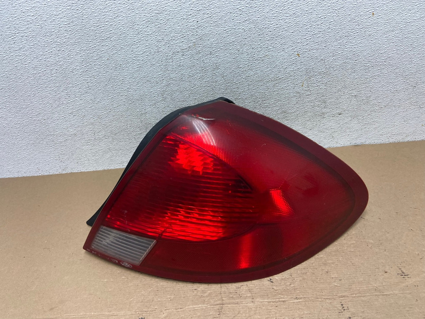 2000 to 2003 Ford Taurus Right Passenger Rh Side Tail Light AF4736 LK0