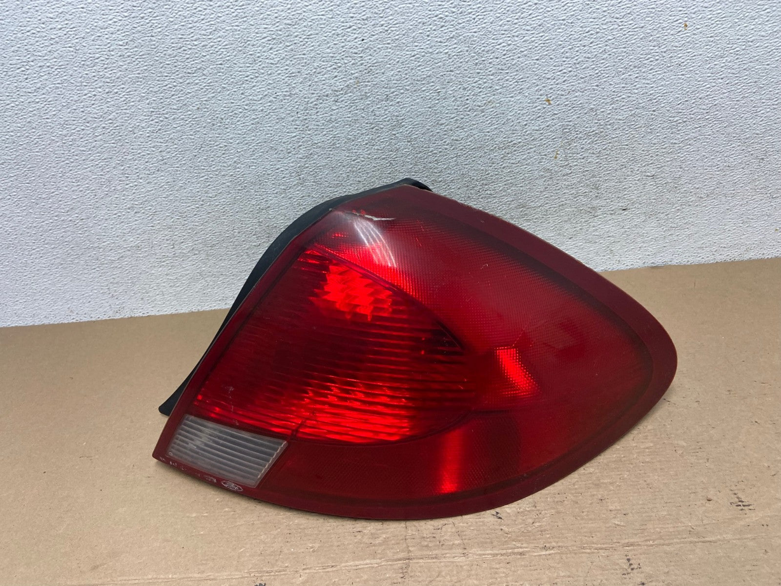 2000 to 2003 Ford Taurus Right Passenger Rh Side Tail Light AF4736 LK0