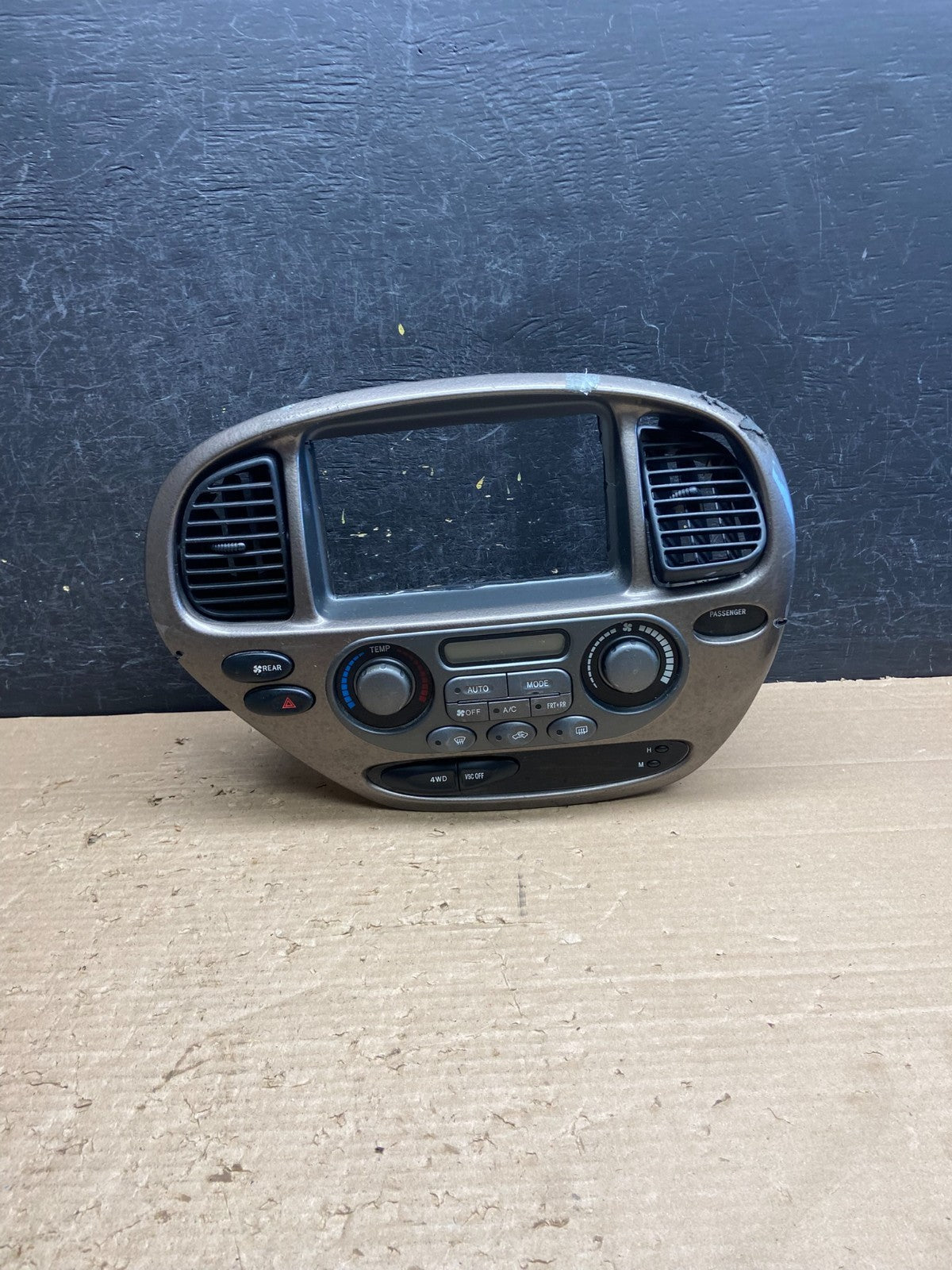 2001 to 2004 Toyota Sequoia AC Temp Heater Climate Control Bezel ag8588 DG0