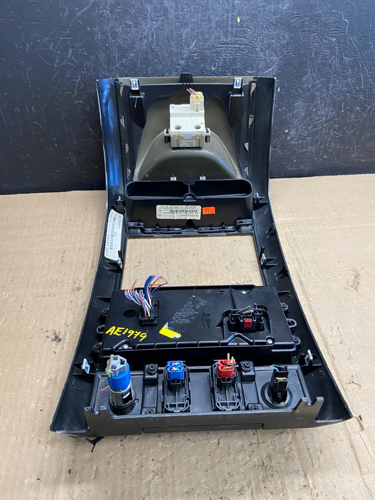 2007-2009 Chrysler Aspen Heat Climate Temperature Control Radio Bezel AE1979 DG5