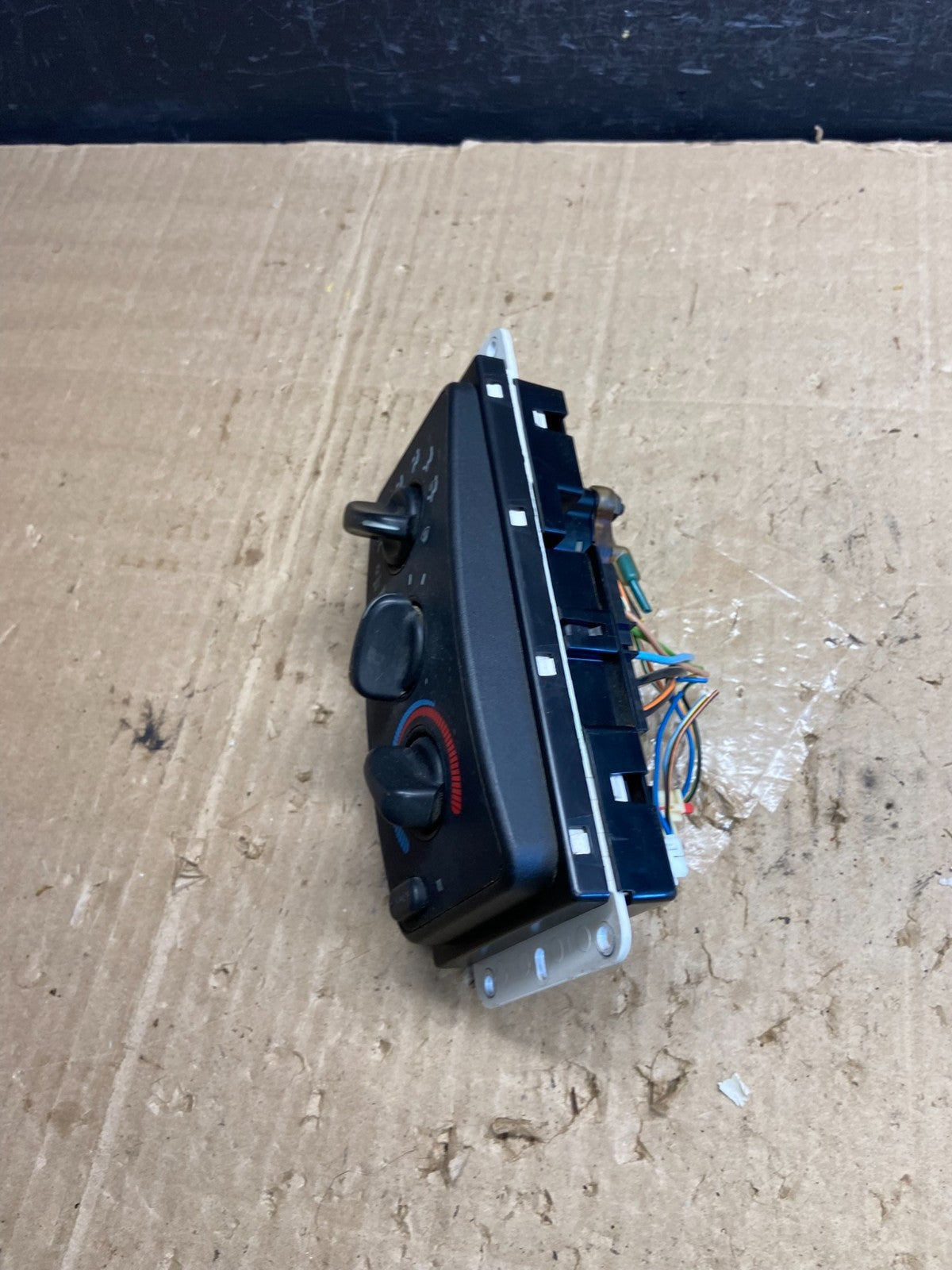 1998 - 2001 Dodge Ram 1500 2500 A/C Heater Climate Control AE1990 DG1