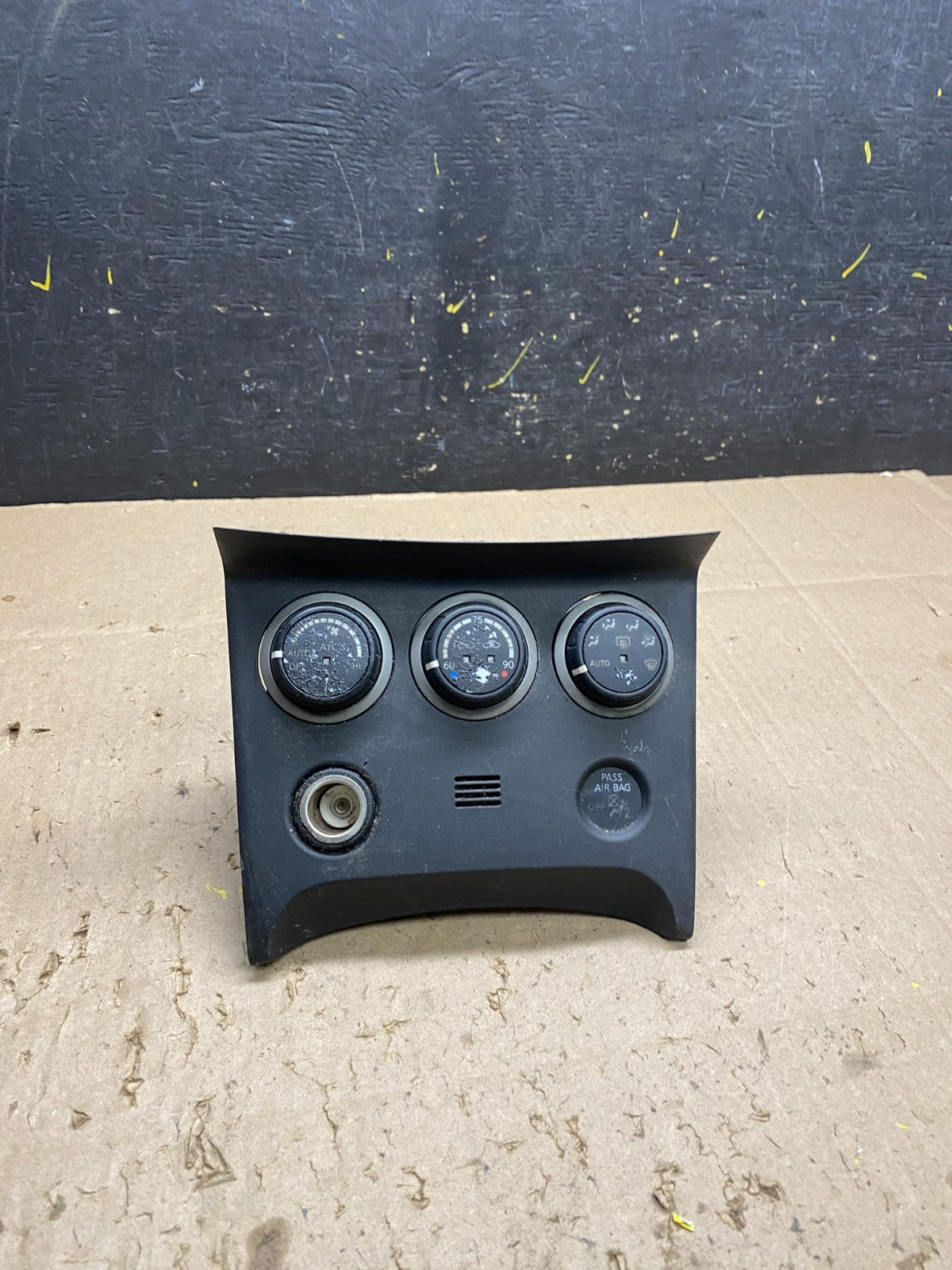 2011 to 2015 Nissan Rogue Heater Temperature AC Climate Control U5026 DG0