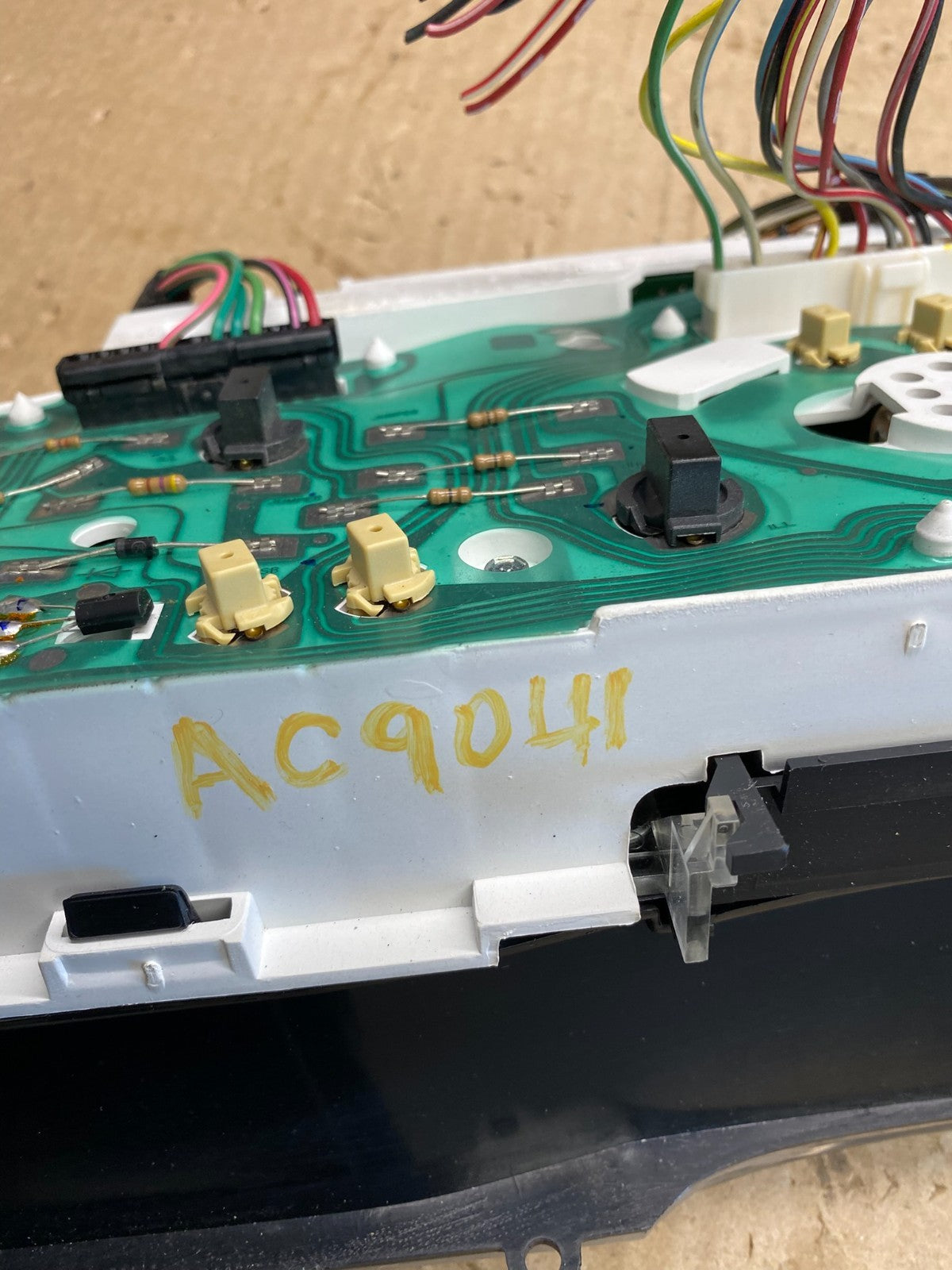 1999 to 2000 Ford E150 E250 E350 VAN Gauge Speedometer Cluster AC9041 DW7