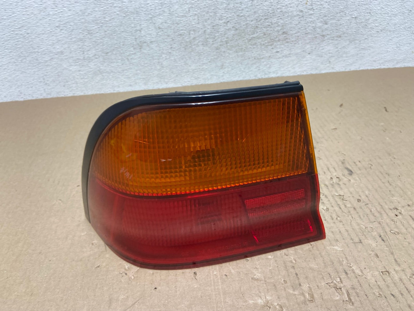 1995 1996 Nissan Maxima Left Driver LH Side Tail light AE7039 LK0