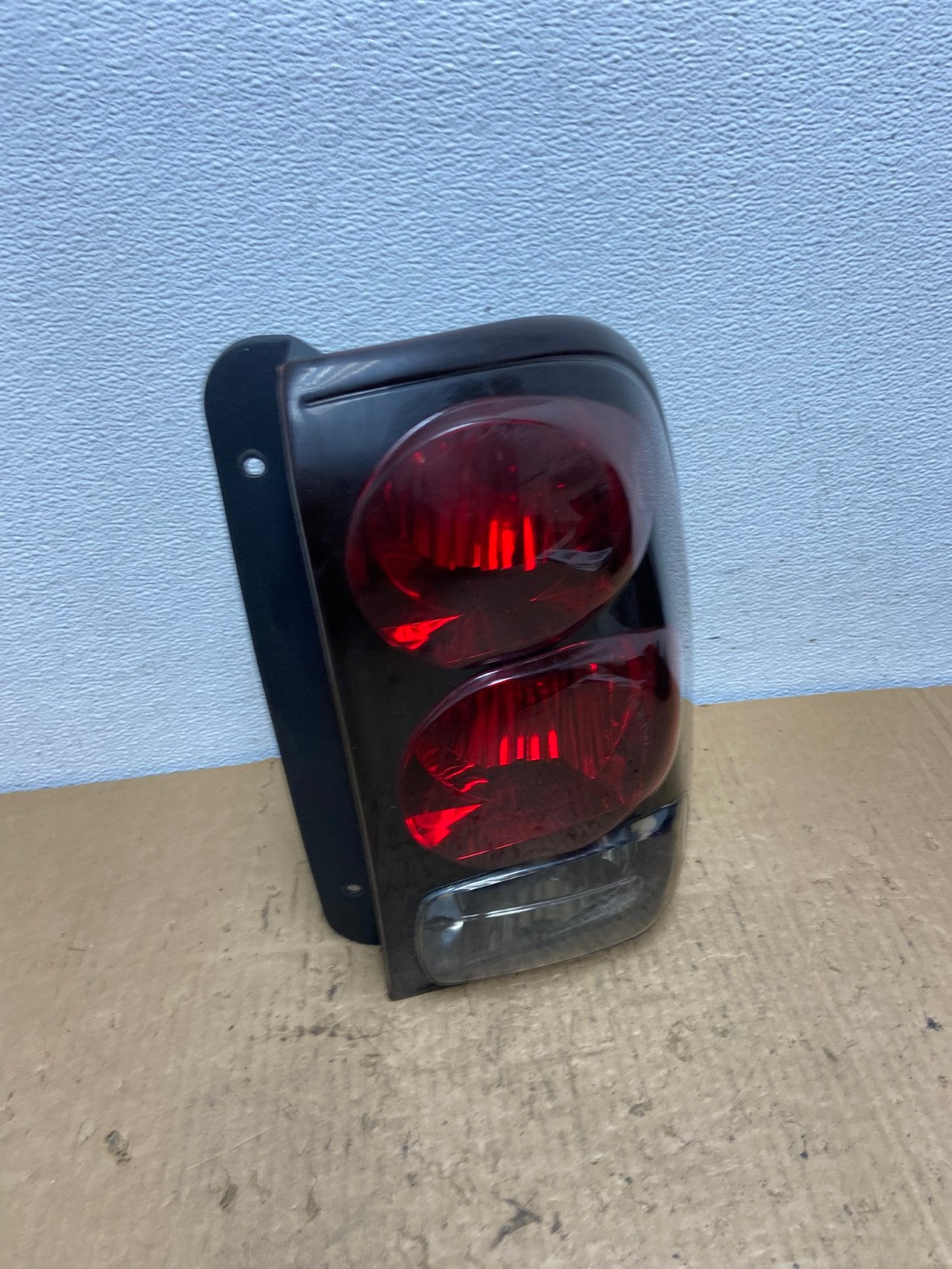 2002 to 2009 Chevrolet Trailblazer Right Passenger Rh Side Tail Light AC8280 LK2