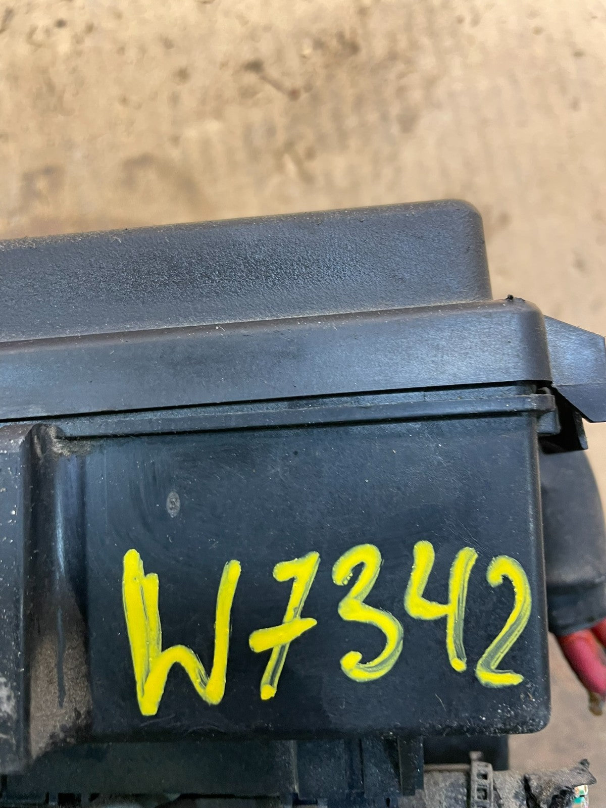 2005 Jeep Grand Cherokee Integrated Power Fuse Box Relay 04692071AB W7342 DG8