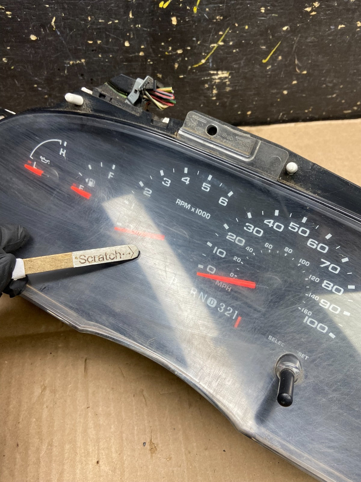 2006 Ford E350 Gauge Speedometer Cluster OEM y2202 DG3