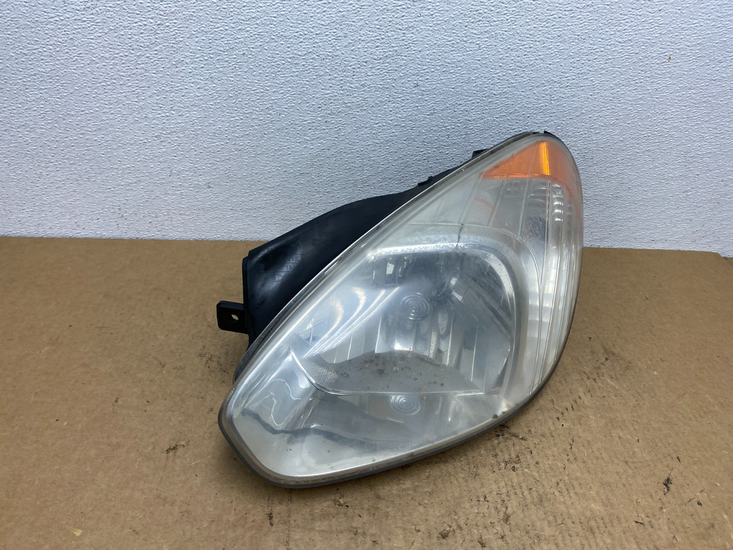 2006 to 2011 Hyundai Accent Sedan Left Driver LH Halogen Headlight AC3416 DW2
