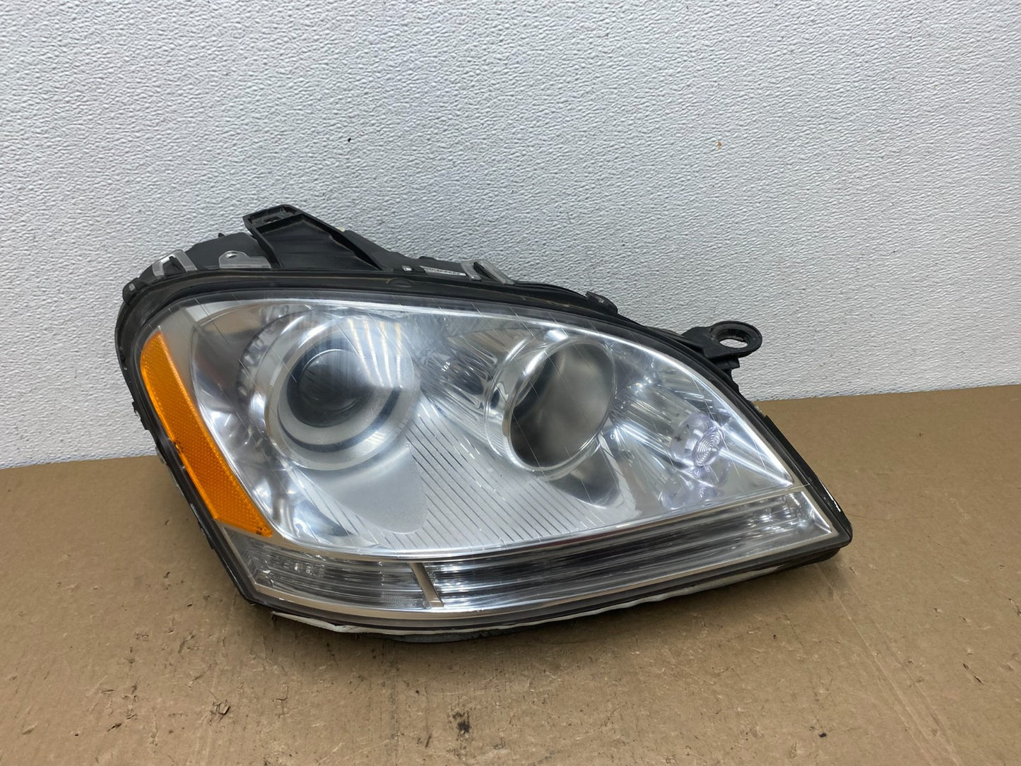 Halogen 2006-2009 Mercedes-Benz ML Class Right Passenger Headlight AC6005 DW0