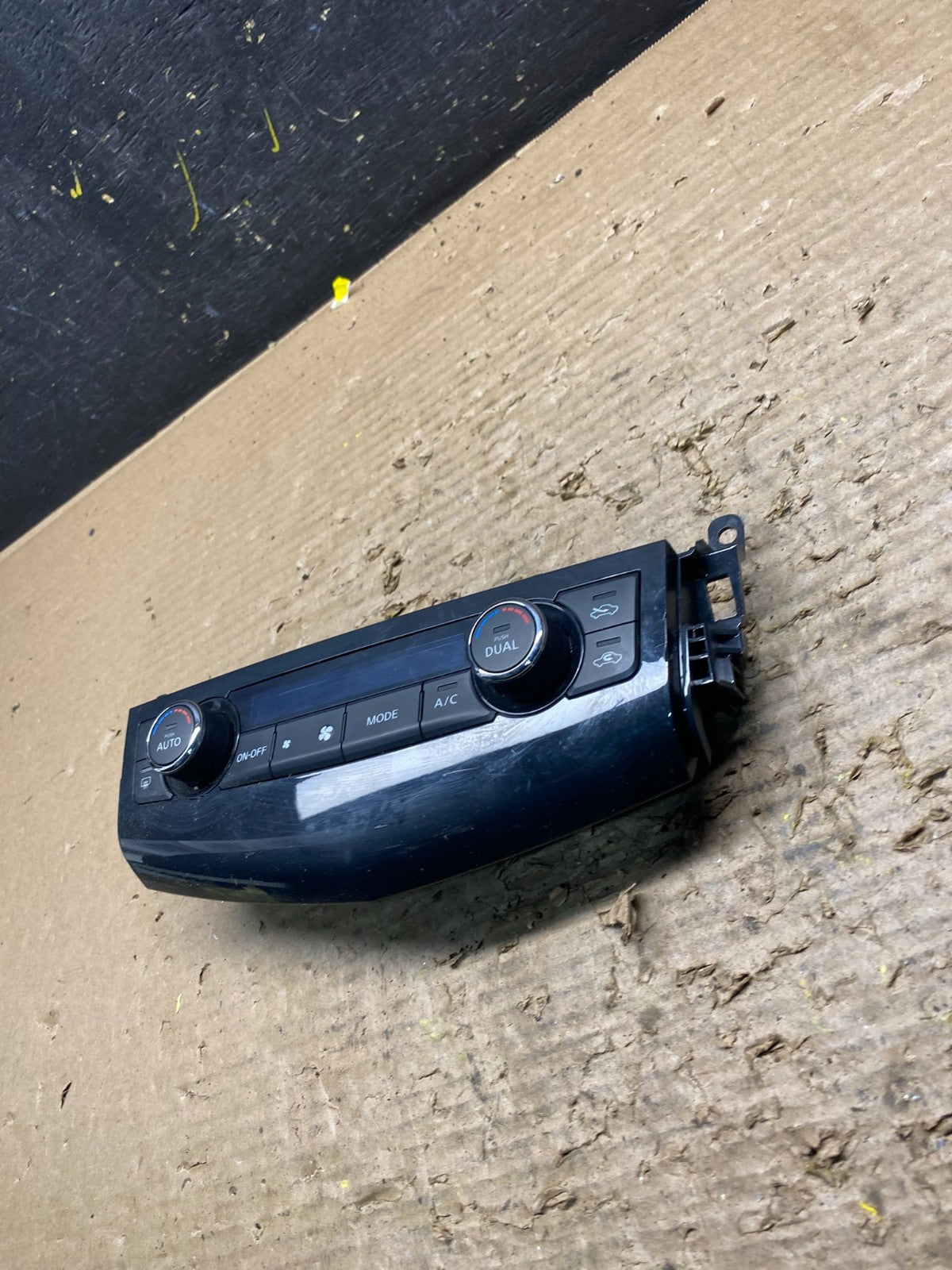 2013 2014 2015 Nissan Altima A/C Temperature Climate Control S9101 DG1