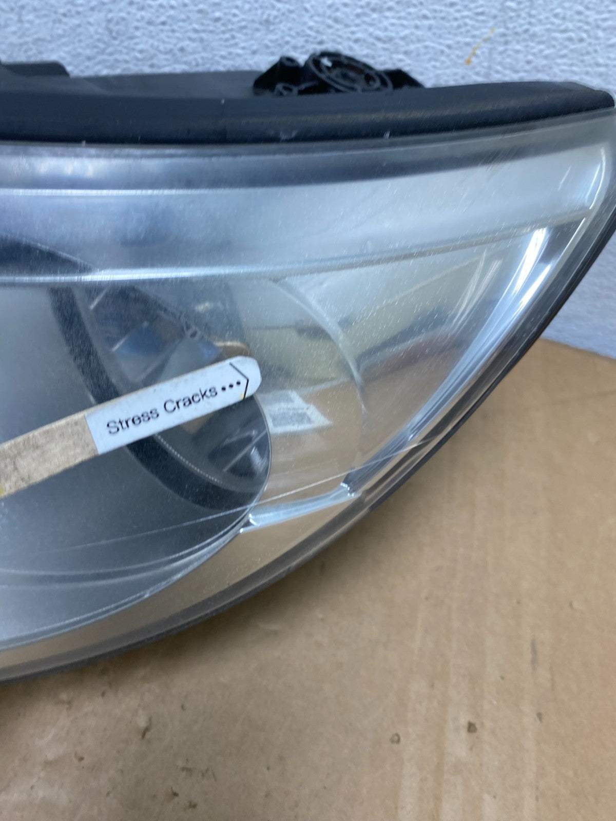 2009 to 2011 Volkswagen Tiguan Left Driver LH Halogen Headlight AD2753 DW3