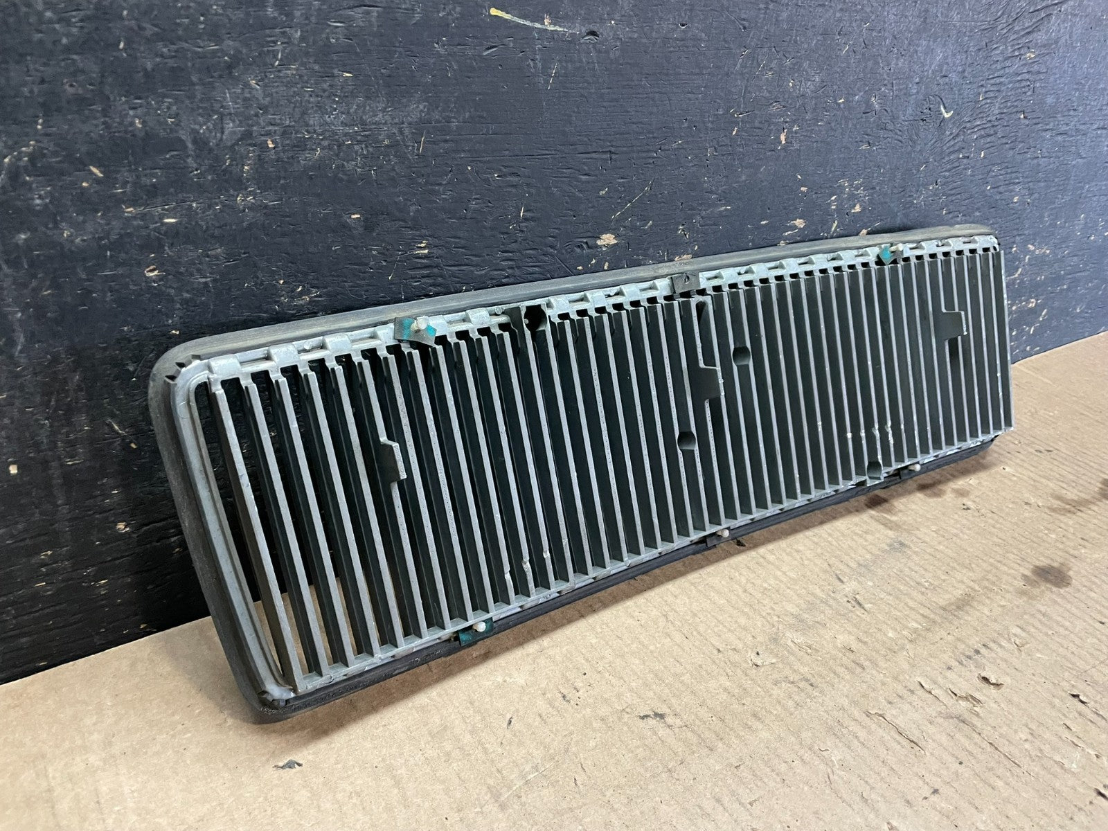 1995 to 1997 Volvo 960 Front Grill Grille Y9643 PS5