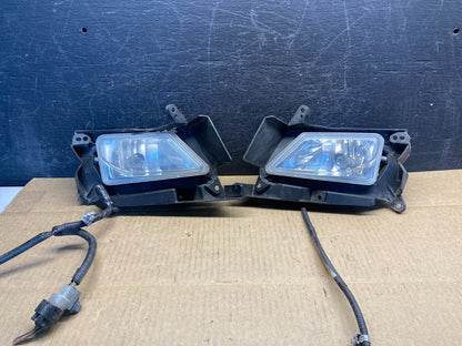 2011 to 2013 Mazda 3 Left+Right Set Fog Lights AG7276 DG0