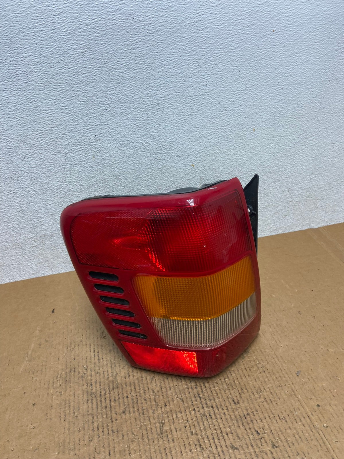 1999 - 2004 Jeep Grand Cherokee WJ Left Driver Lh Tail Light TYC AE0218 LK2