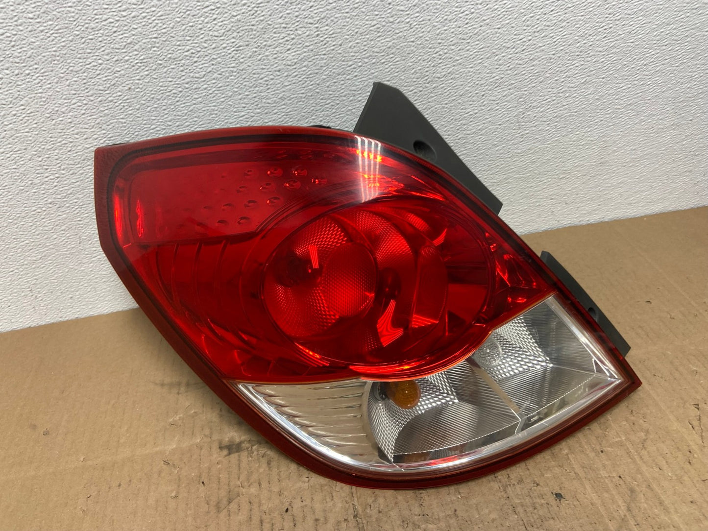 2008 2009 2010 Saturn Vue Left Driver Lh Tail Light Side Oem AB8385 LK0