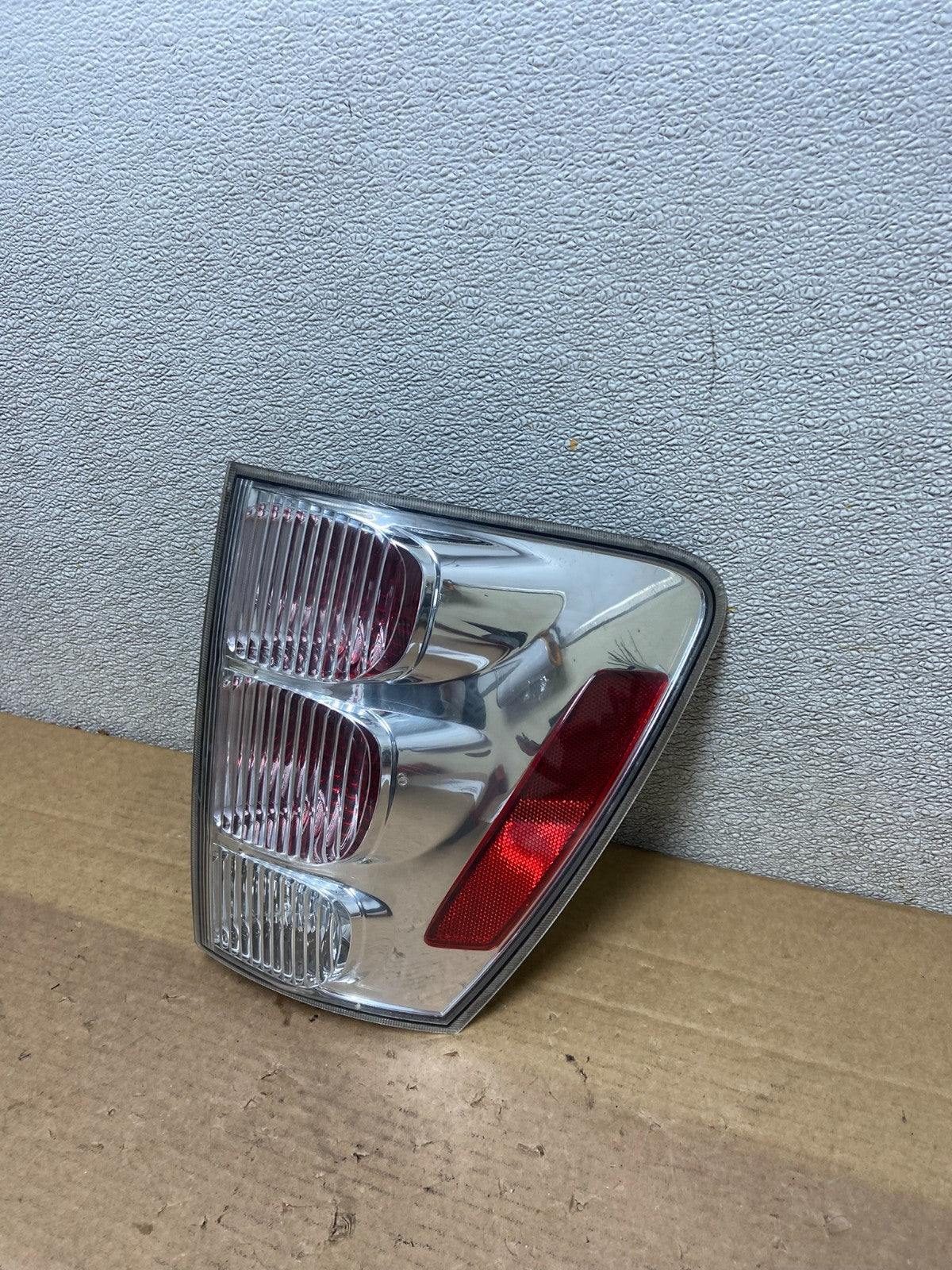 2005 to 2008 Chevrolet Equinox Right Passenger Rh Side Tail Light AB5199 LK1