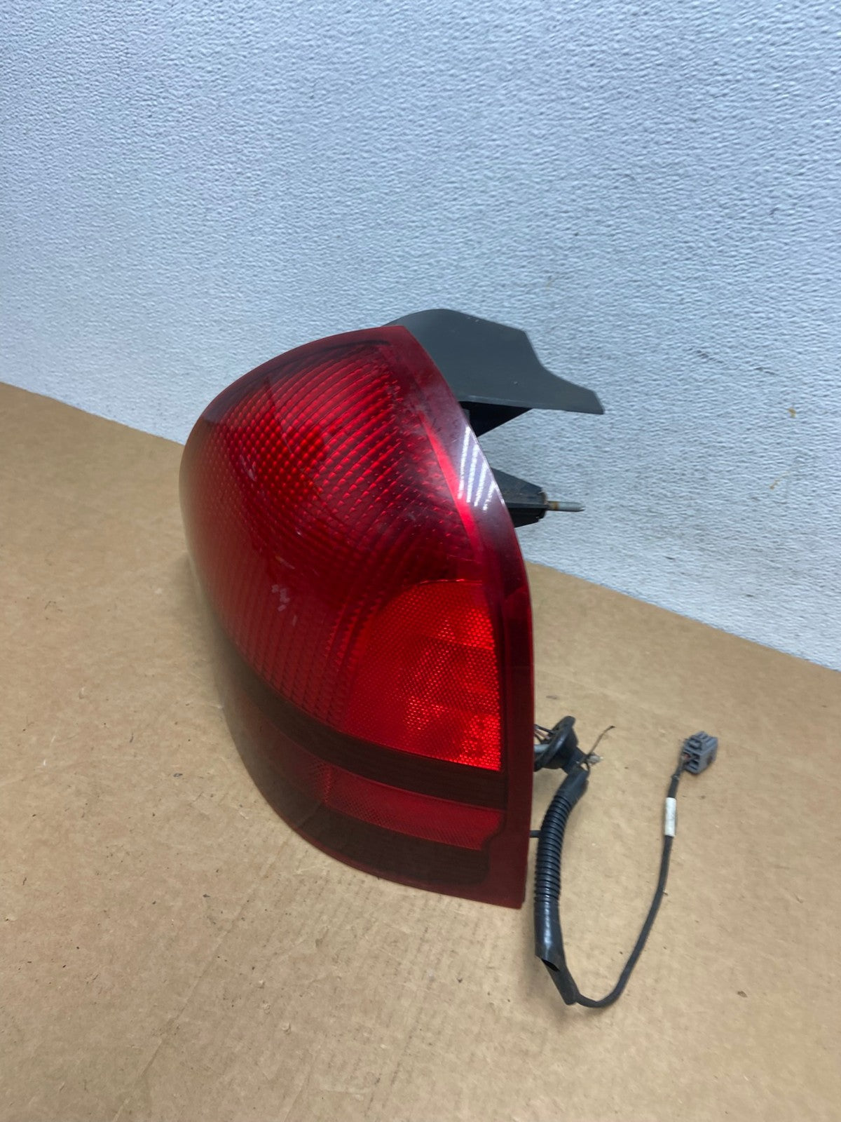 2003 to 2011 Mercury Grand Marquis Right Passenger Side Tail Light AD4516 LK1