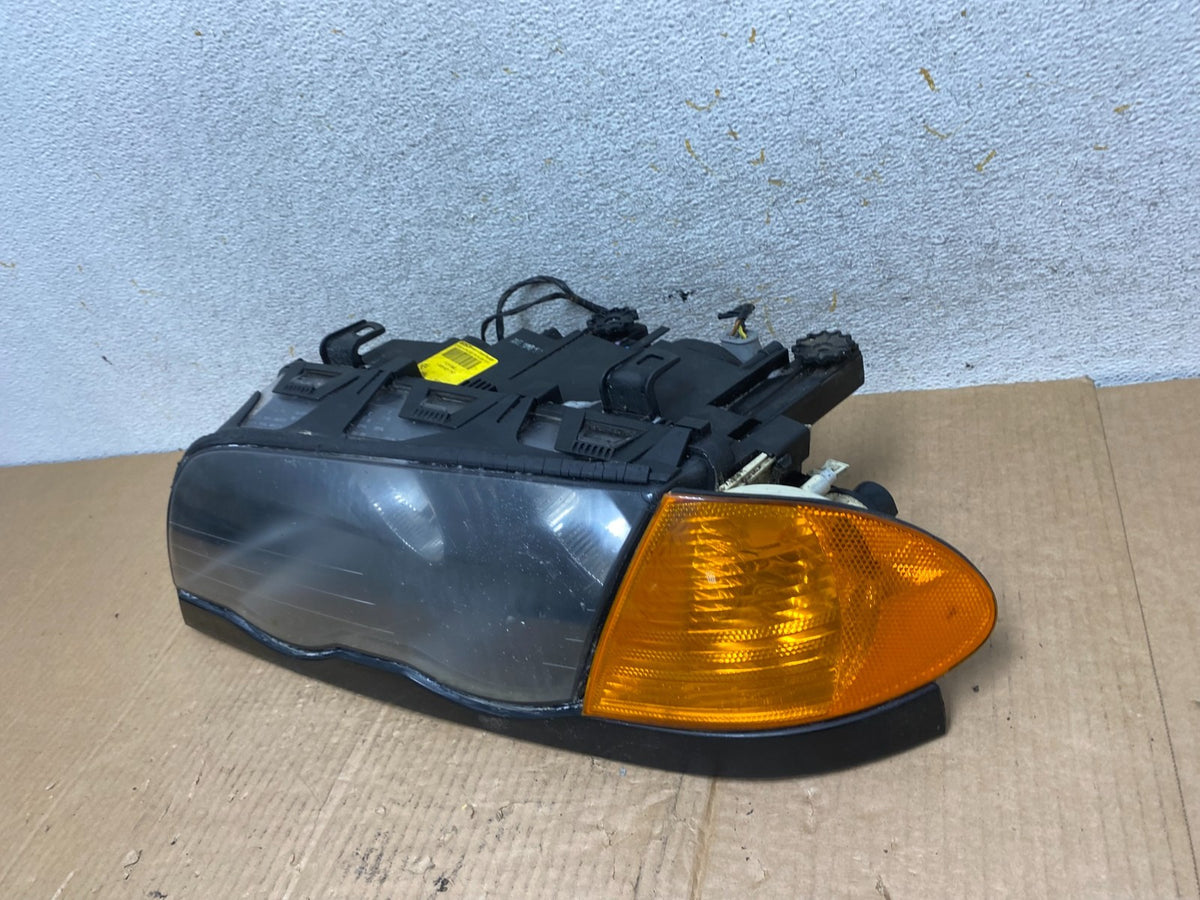 1999 - 2001 BMW E46 3-Series Left Driver LH Halogen Headlight AI6620 DW1