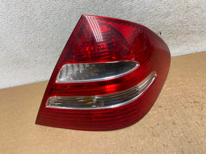 No Led 2003-2006 Mercedes E Class Sedan Right Passenger Tail Light AI3629 LK0