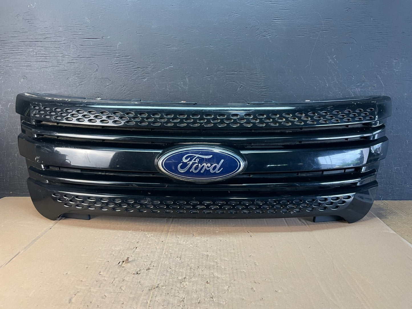 2011 to 2015 Ford Explorer Upper Front Grill Grille ad5988 DG0
