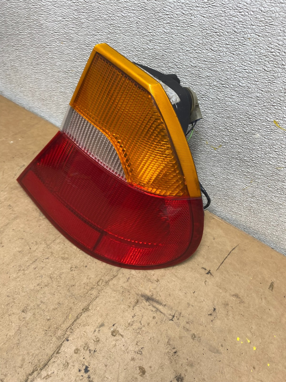 1999 to 2000 Chrysler 300M Right Passenger RH Side Tail Light OEM X7115 PS1