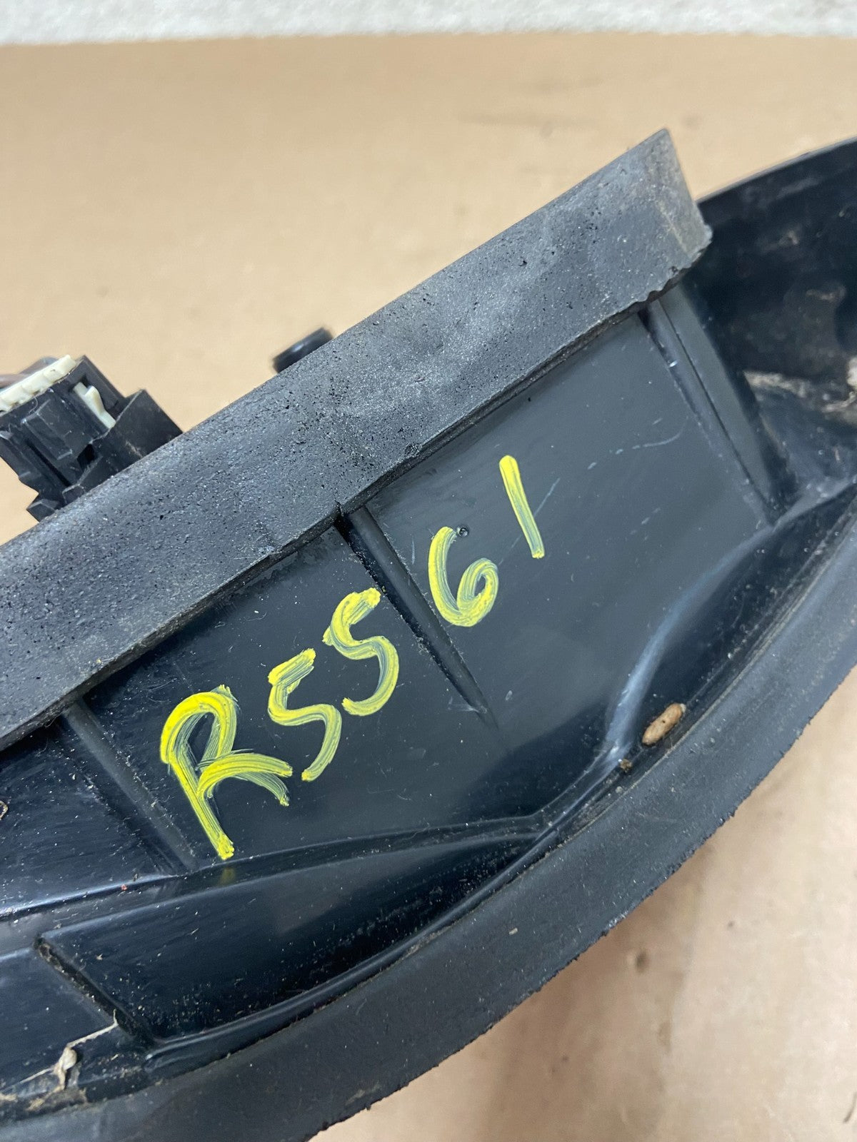 2000 to 2002 Chevrolet Cavalier Right Passenger  Side Tail Light OEM R5561 DW7