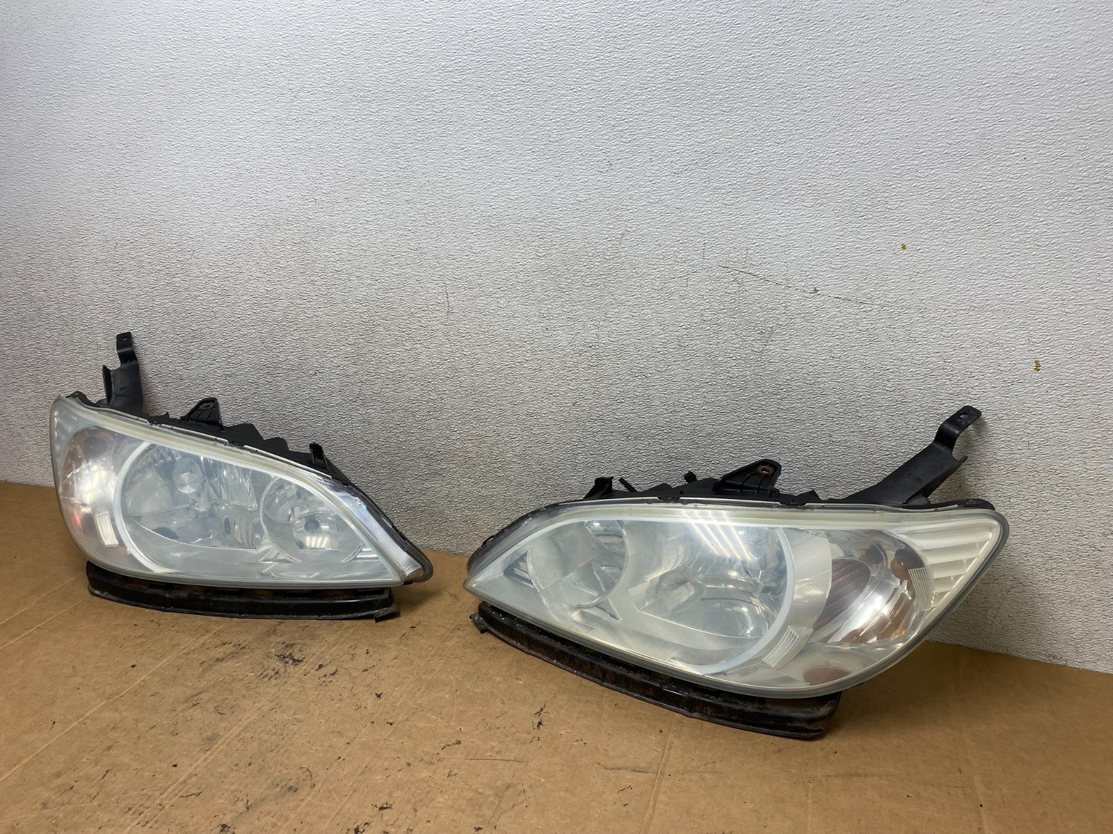 2004 to 2005 Honda Civic Left+Right Set Side Chrome Headlights T3039 DW1