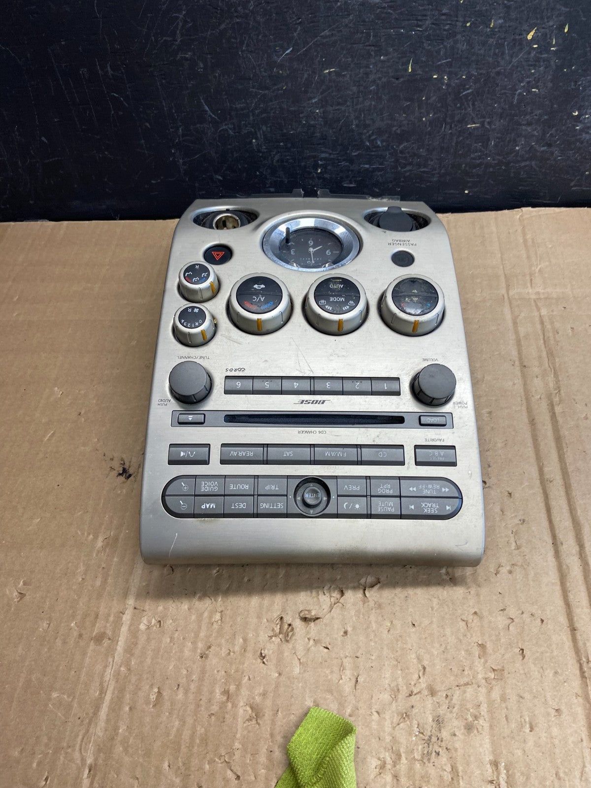 2004 to 2007 Infiniti QX56 Radio Player Climate Control Panel Bezel AE1809 DG3